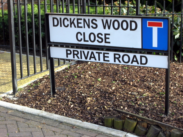 Dickens Wood Close